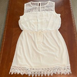 B. Darlin detailed white short dress size 9/10